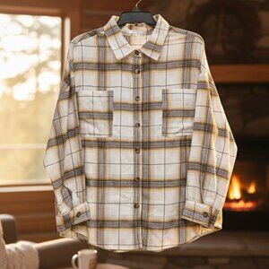 No Comment* Plaid Muti-Color Shirt* Long Sleeves* Front Pockets* Size: 3X